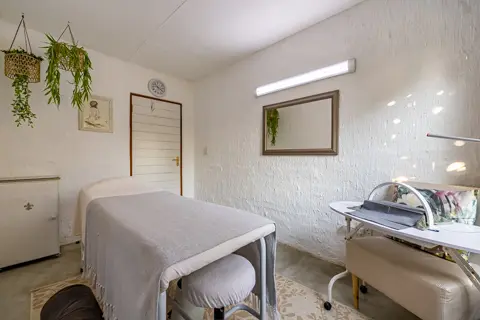 Beauty Therapist - Stephanie Booysen